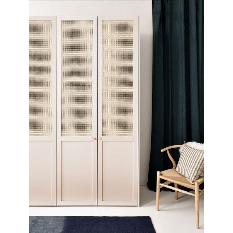 Delicato Wardrobe